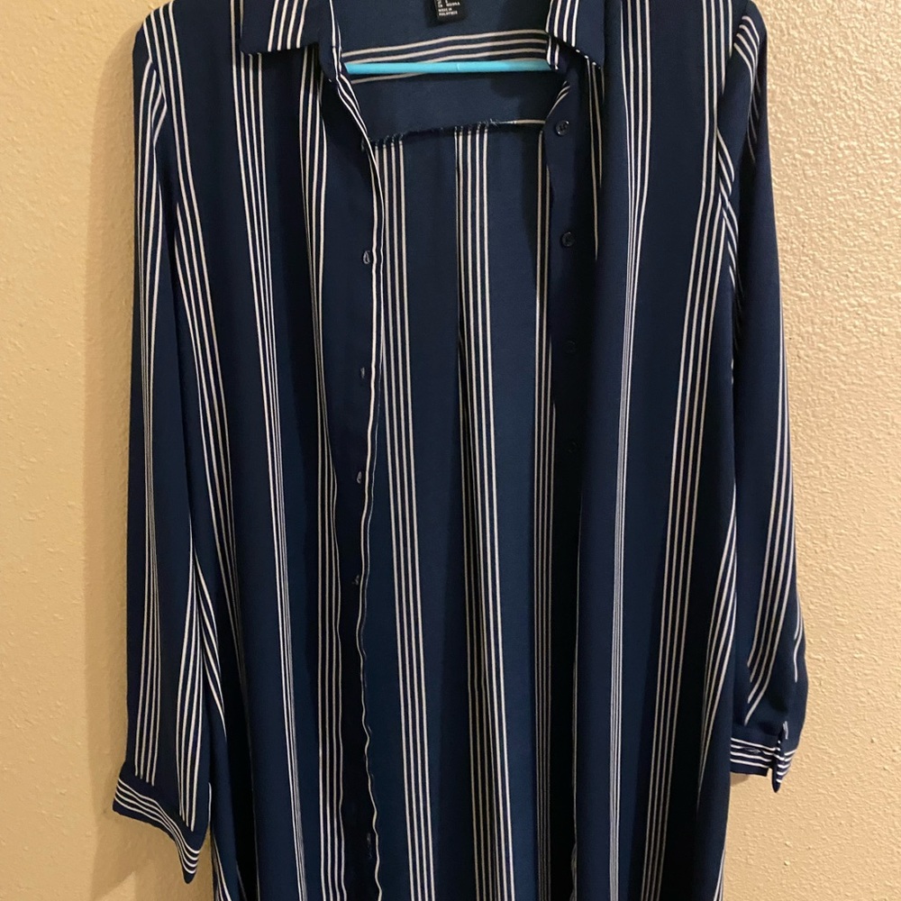 Forever 21 size small fits like medium